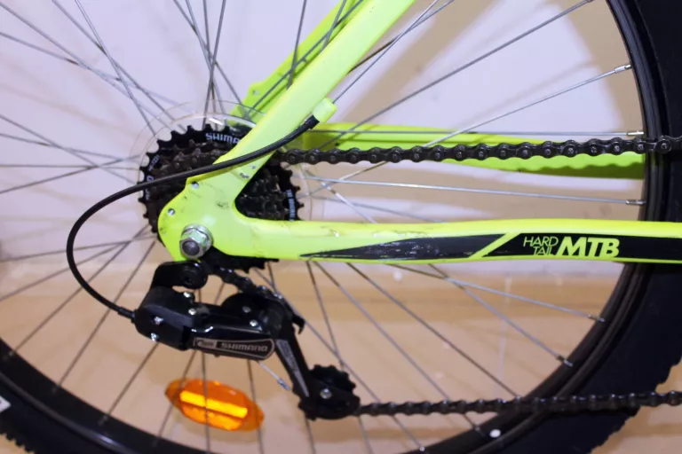 rower-b-twin-rockraider-340-neonowo-zielony-stan-uzywany