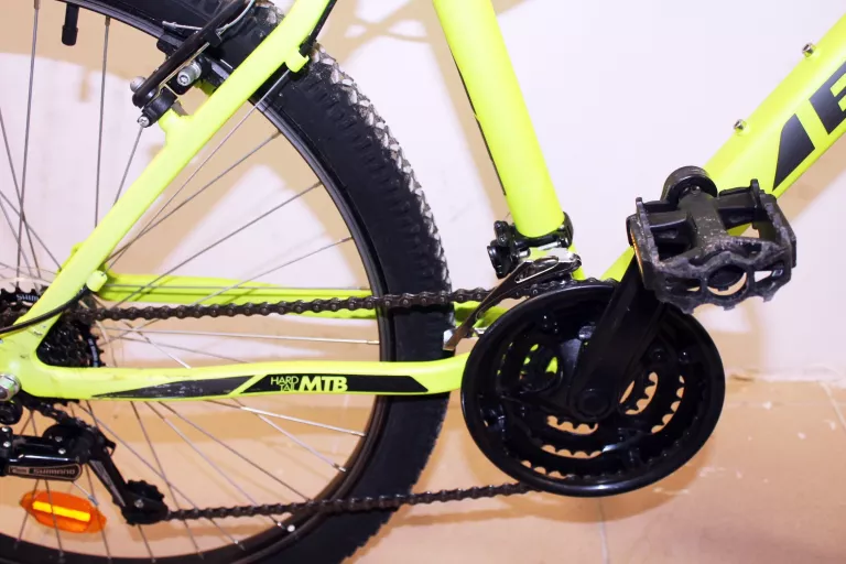 rower-b-twin-rockraider-340-neonowo-zielony-rozmiar-ramy-brak-informacji