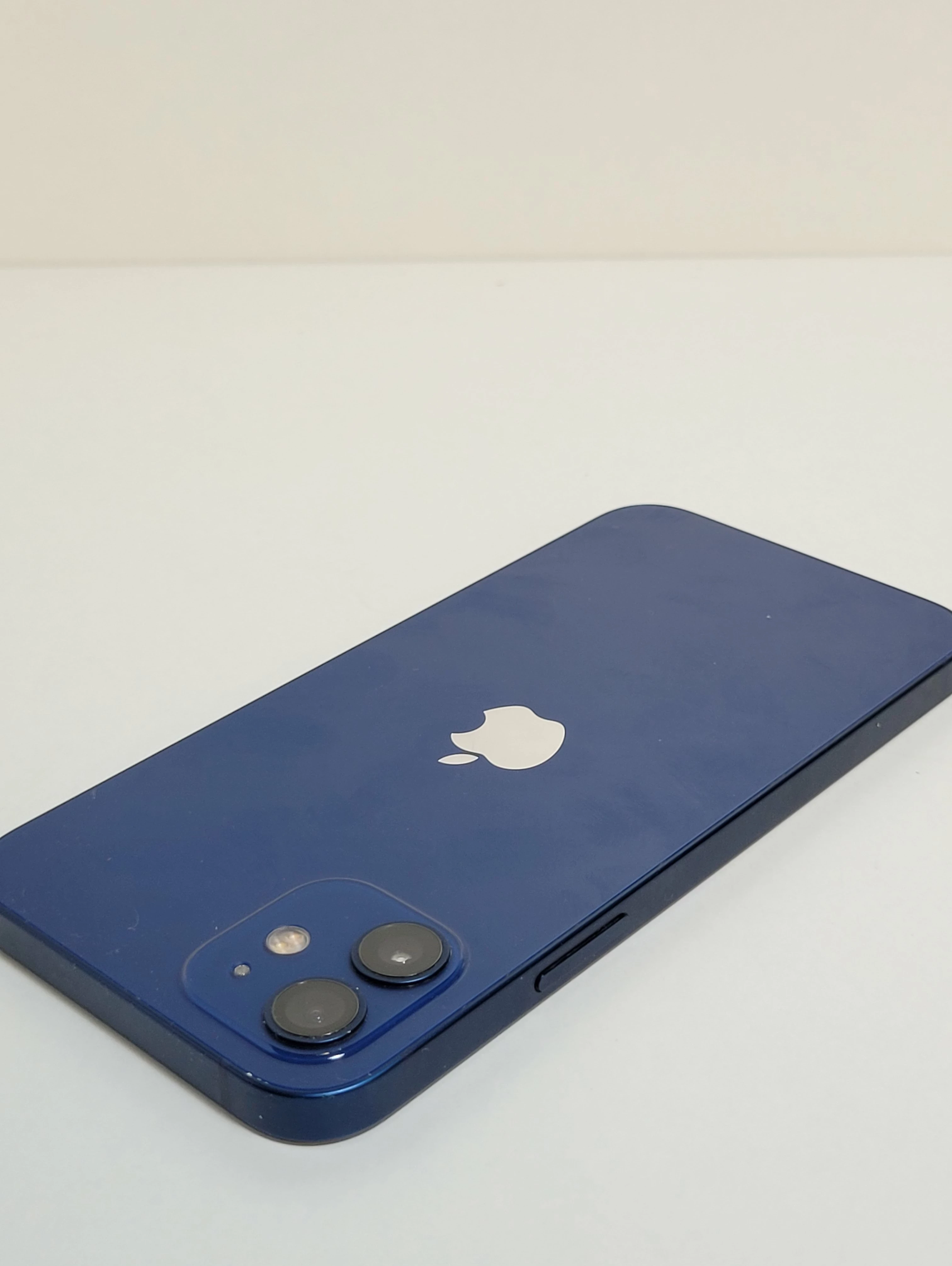 smartfon-apple-iphone-12-64gb100wartookazja-stan-uzywany