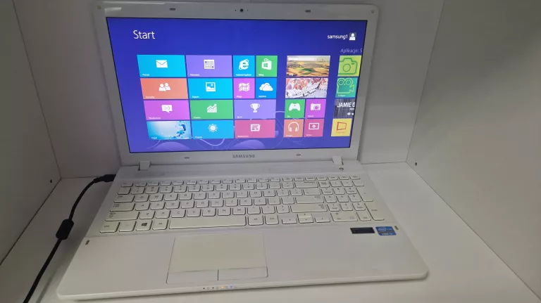 LAPTOP SAMSUNG 270E I3-312M 4/500GB WIN 8