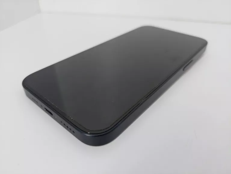 telefon-iphone-13-99-typ-smartfon