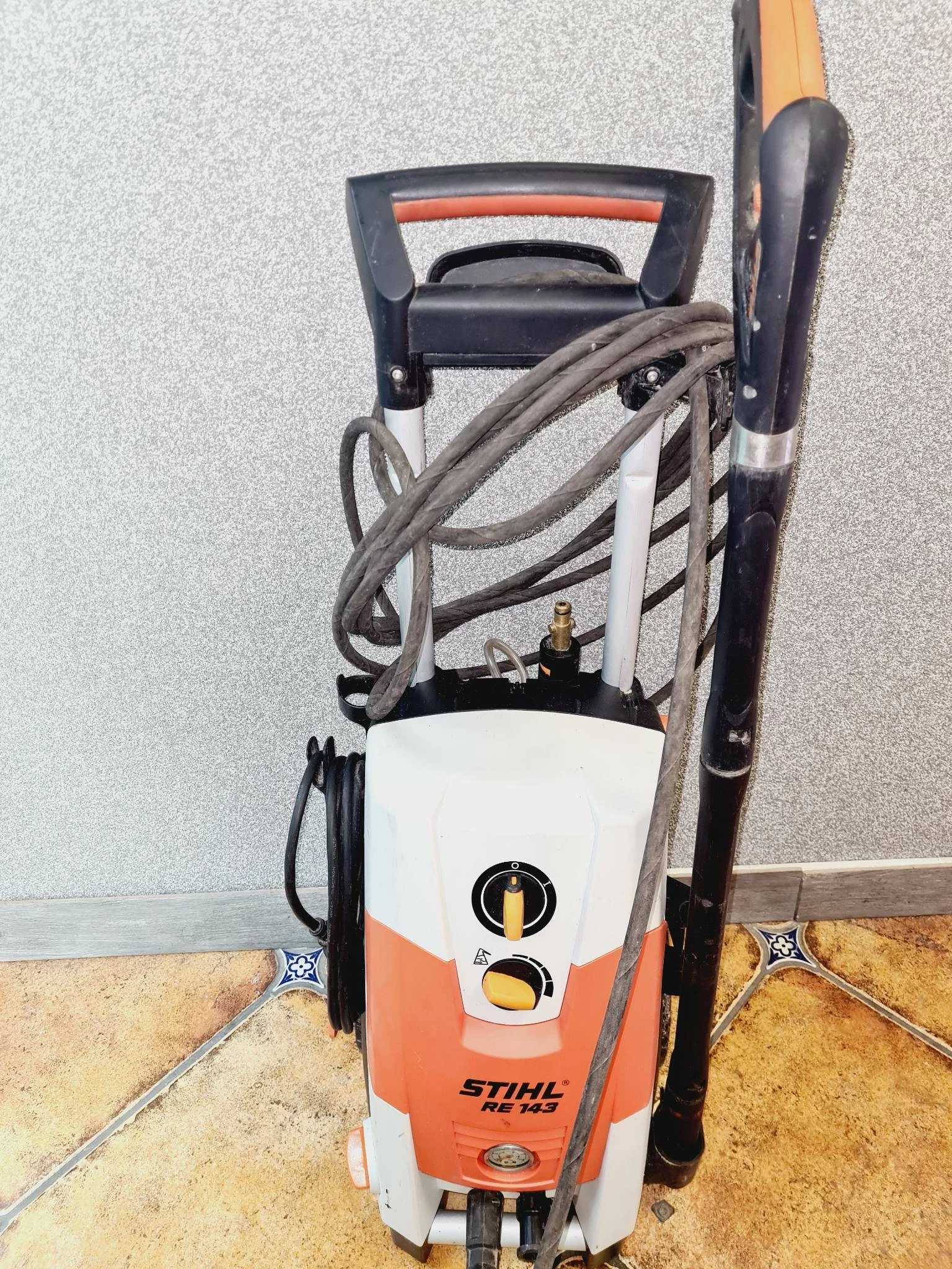 myjka-wysokocisnieniowa-stihl-re-143-cisnienie-robocze-140
