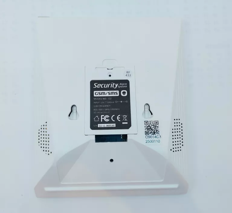 BEZPRZEWODOWY SYSTEM ALARMOWY GSM CHUANGO O2