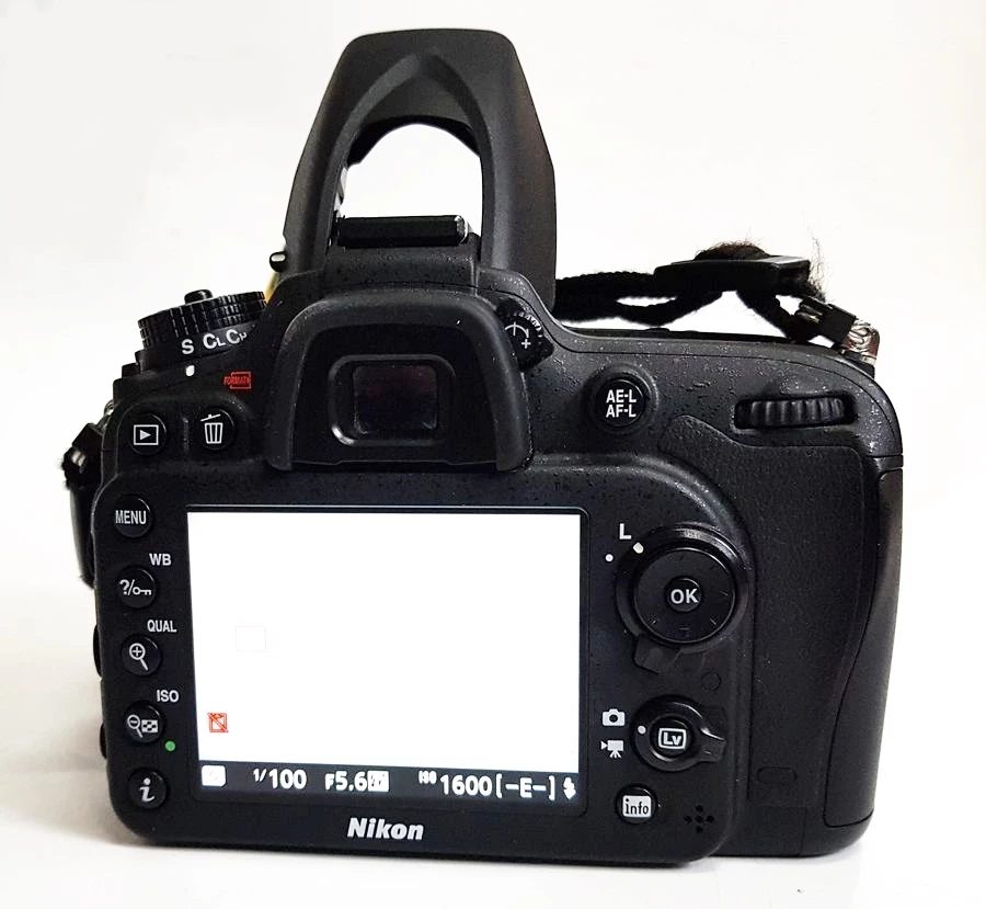 lustrzanka-nikon-d7100-obiektyw-18-105-vr-kit-w-zestawie-korpus