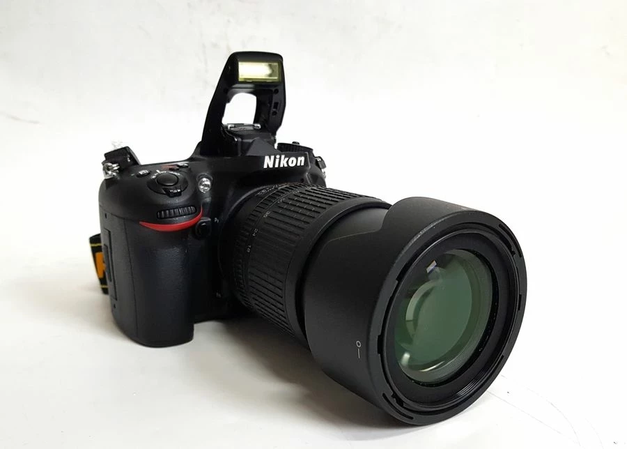 lustrzanka-nikon-d7100-obiektyw-18-105-vr-kit-stan-uzywany