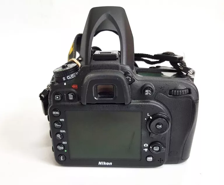 lustrzanka-nikon-d7100-obiektyw-18-105-vr-kit-rozmiar-matrycy-aps-c