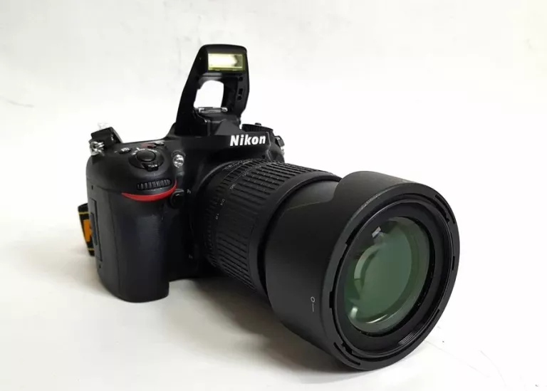 lustrzanka-nikon-d7100-obiektyw-18-105-vr-kit-stan-uzywany