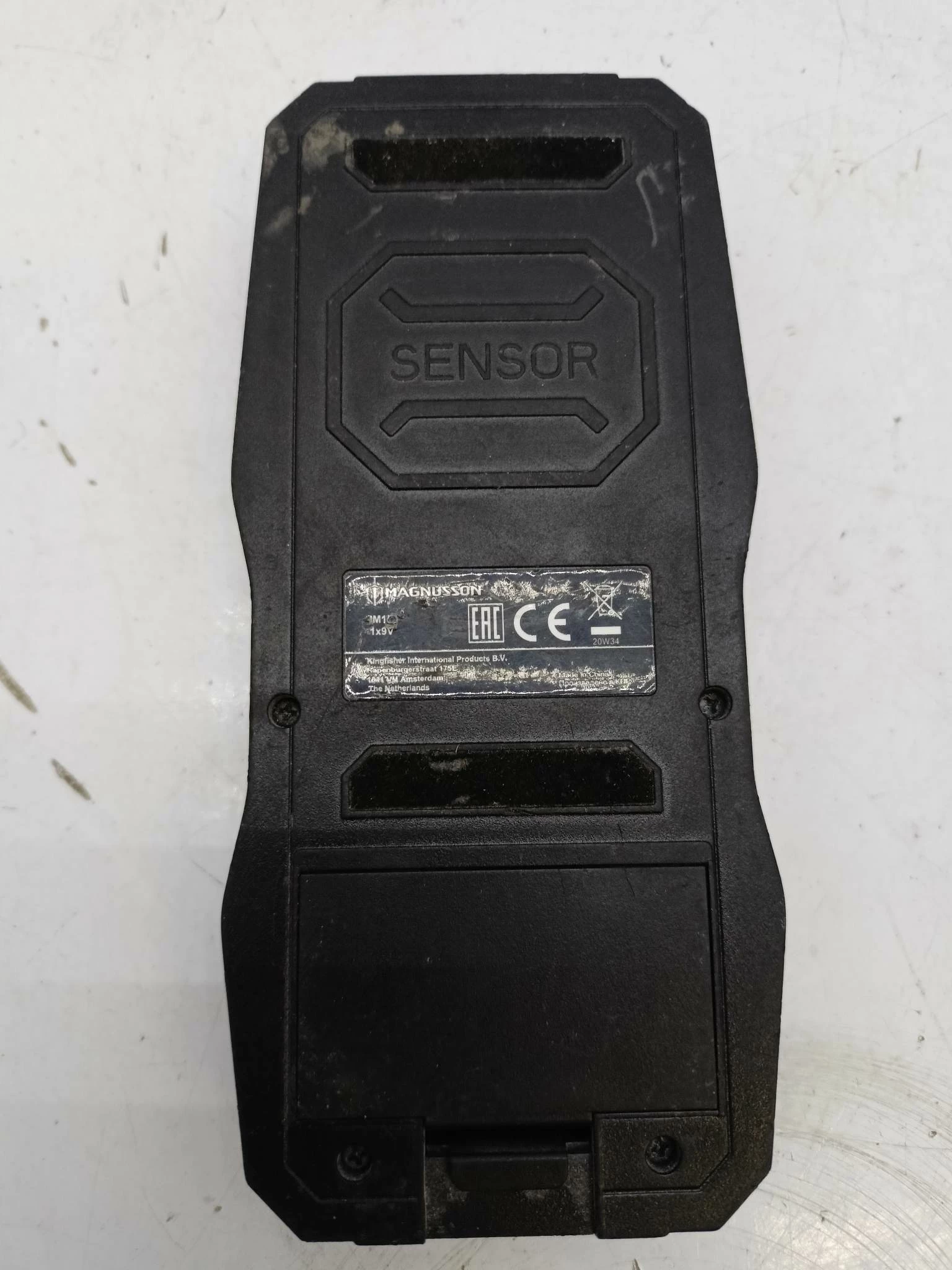 detektor-kabli-magnusson-sensor-zasilanie-akumulatorowe