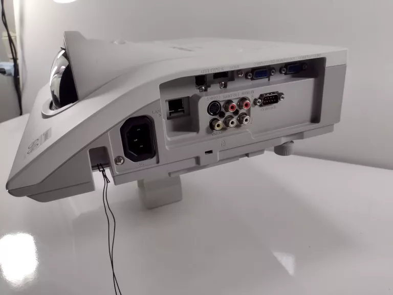 PROJEKTOR HITACHI CP-CX251