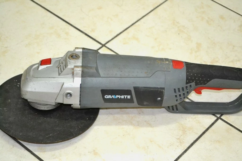 szlifierka-katowa-2600w-graphite-230mm-okazja-stan-uzywany