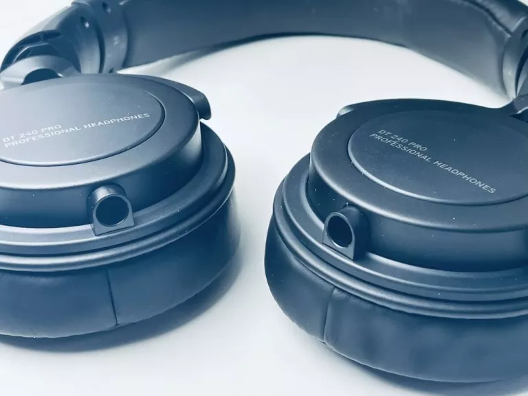 SŁUCHAWKI NAUSZNE BEYERDYNAMIC DT 240 PRO