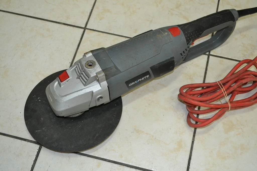 szlifierka-katowa-2600w-graphite-230mm-okazja-rodzaj-zasilania-sieciowa