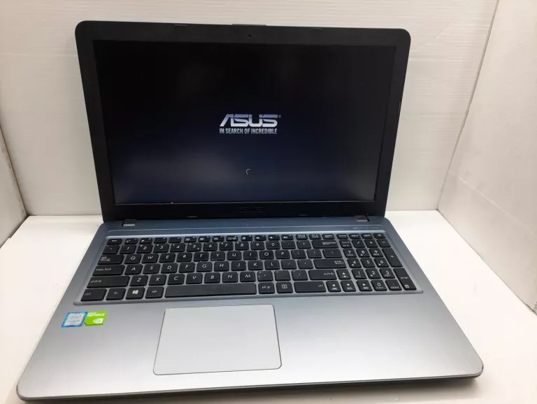 LAPTOP ASUS  A540U