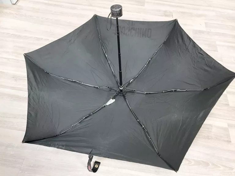 ELEGANCKA PARASOLKA LOVE MOSCHINO CZARNO CZERWONA