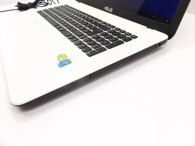 LAPTOP ASUS K751L 1TB 4GB 2,2GHZ I5-5200U 920M
