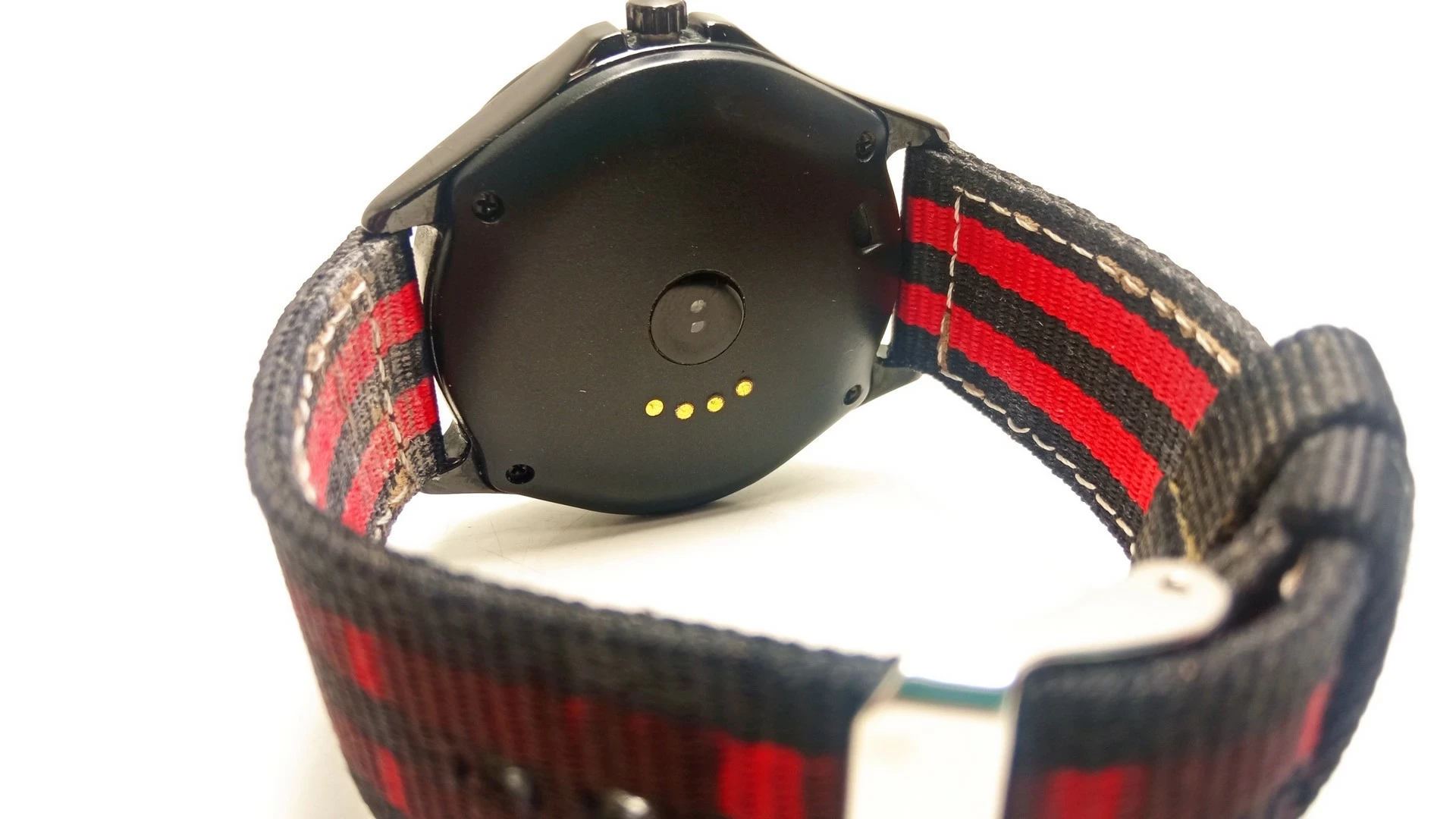 smartwatch-forever-sw-100-ksztalt-koperty-okragly