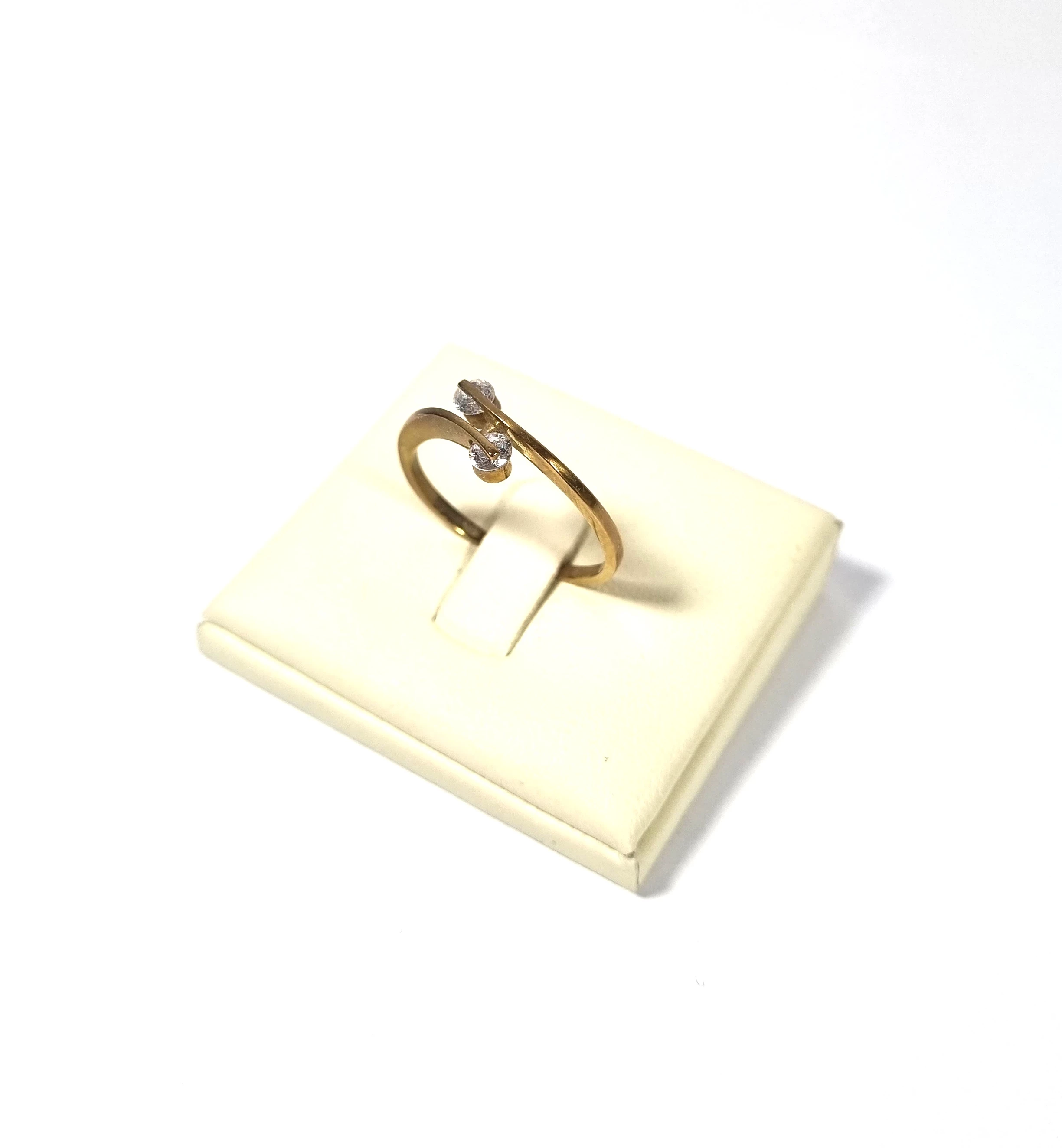 piekny-zloty-pierscionek-rodzaj-2205-2