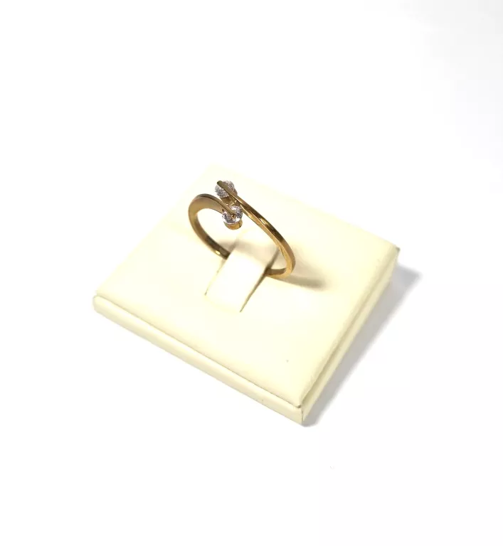 piekny-zloty-pierscionek-rodzaj-2205-2