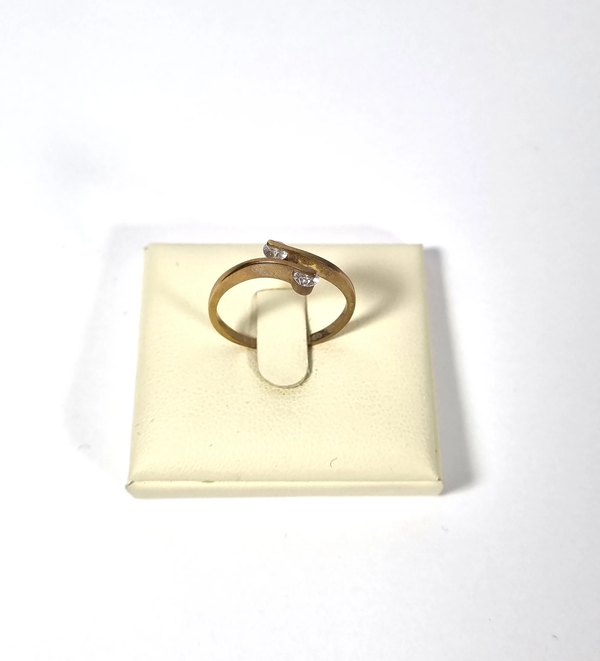 piekny-zloty-pierscionek-kamien-17088-128