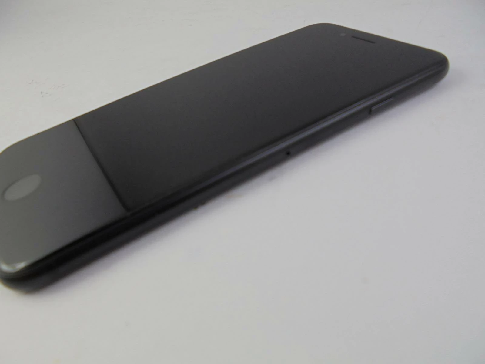 apple-iphone-se-2020-64gb-100-bat-idealny-ean-gtin-0190199503496