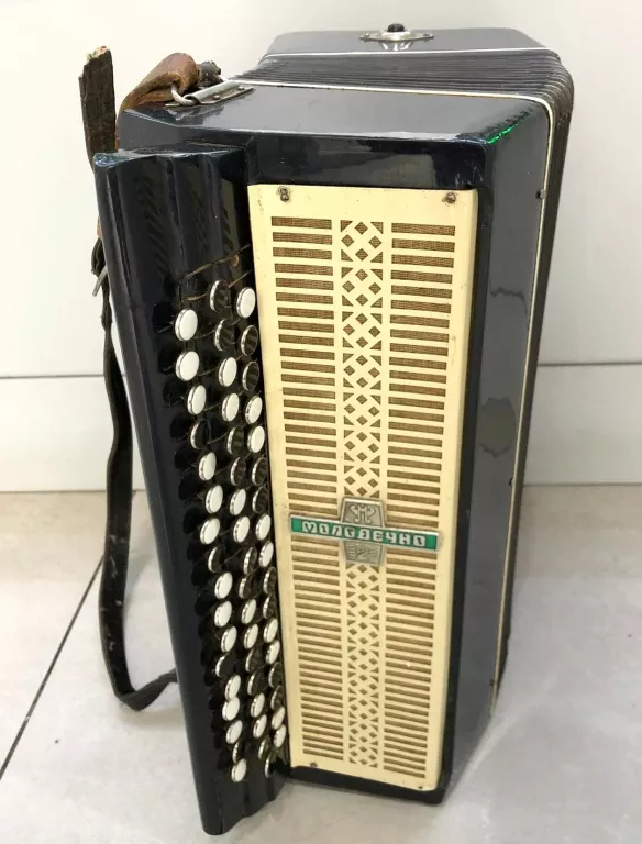 akordeon-trzyrzedowy-bialoruski-stan-uzywany