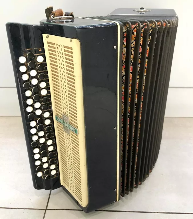 akordeon-trzyrzedowy-bialoruski-stan-opakowania-brak-opakowania