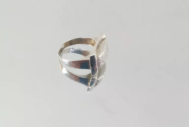 DUŻY SREBRNY PIERŚCIONEK