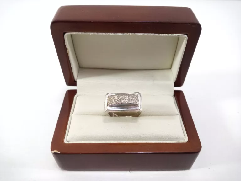 duzy-srebrny-pierscionek-tysiaclecia-2a-nowe-miasto-lubawskie