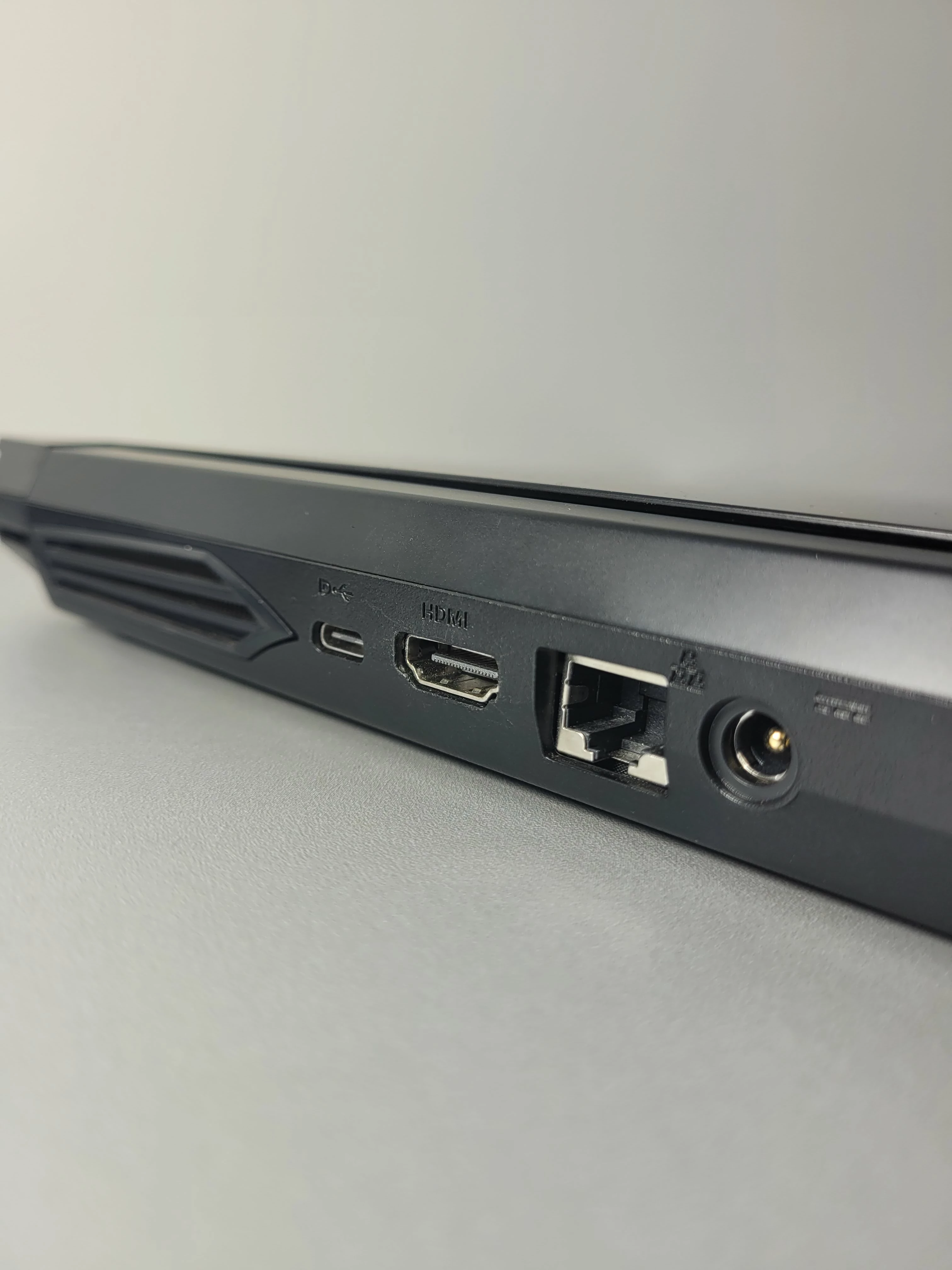 laptop-gigabyte-g5-kc-i5-10500h-16512-gb-czarny-pojemnosc-dysku-512