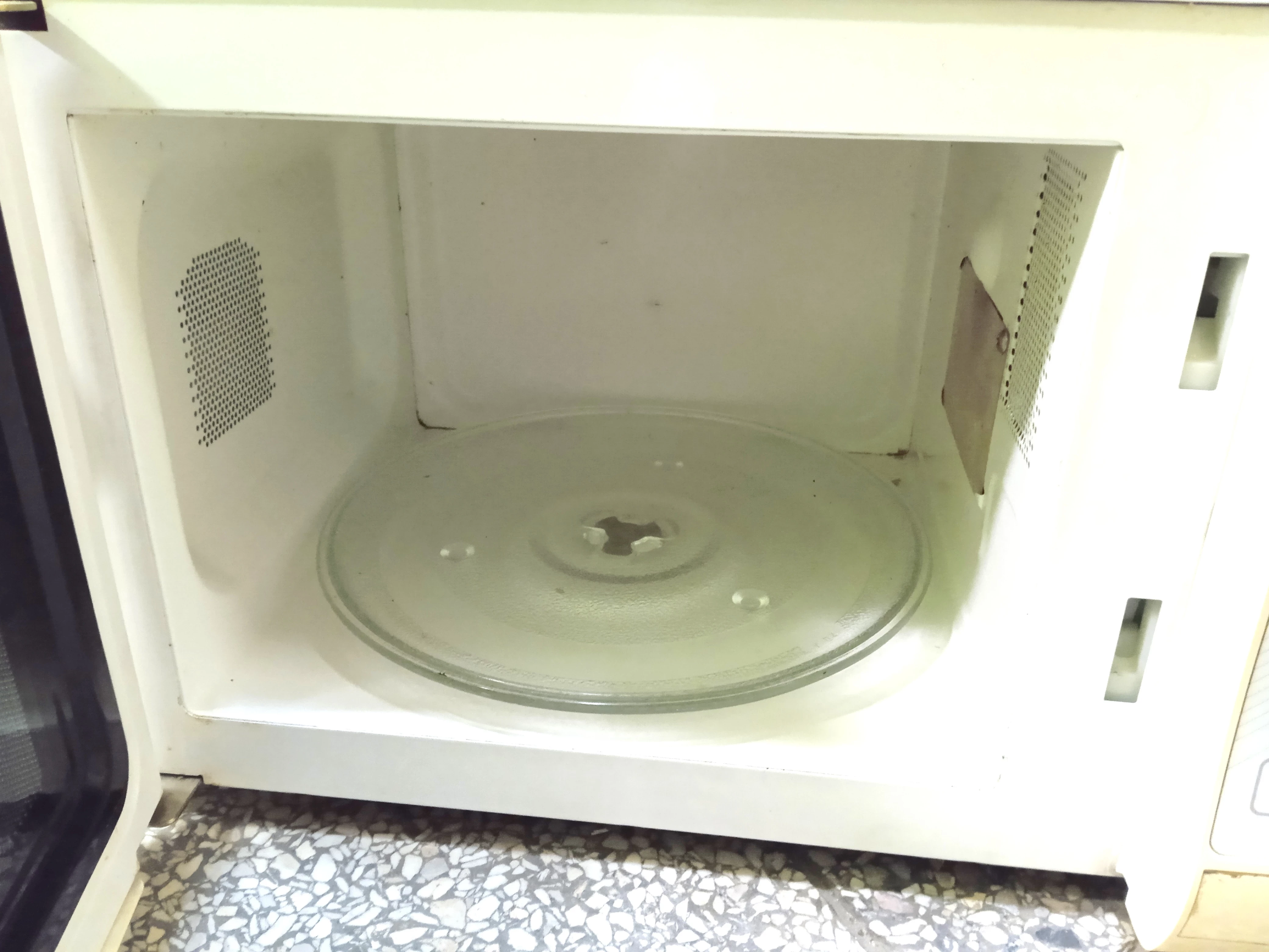 kuchenka-mikrofalowa-romix-mf13-kolor-dominujacy-bialy