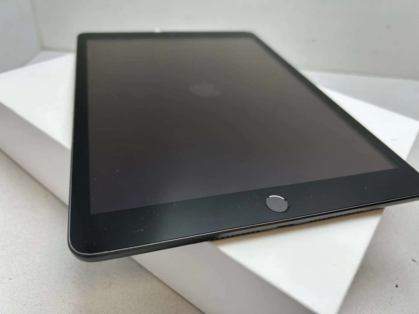 tablet-apple-ipad-8gen-102-a2270-2020-32gb-ean-gtin-190199807006