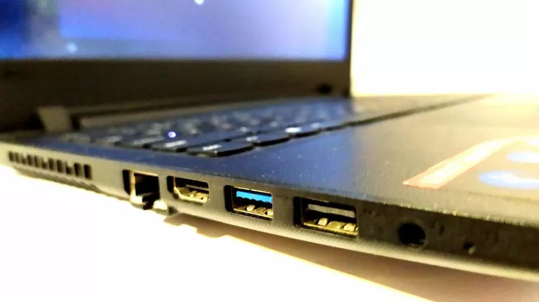 LAPTOP LENOVO IDEAPAD 110-15ISK I3 4GB/1000GB