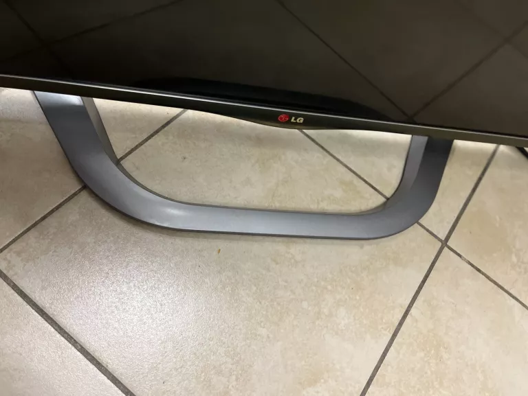 TELEWIZOR LG 42LA690S+PILOT I MYSZKA
