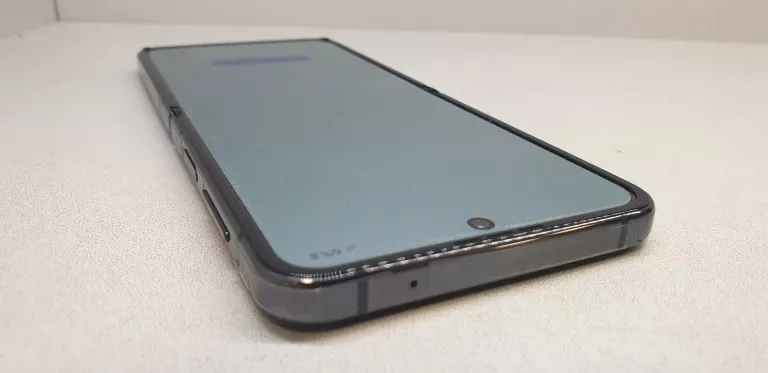 SAMSUNG GALAXY Z FLIP 4 8/256GB OPIS