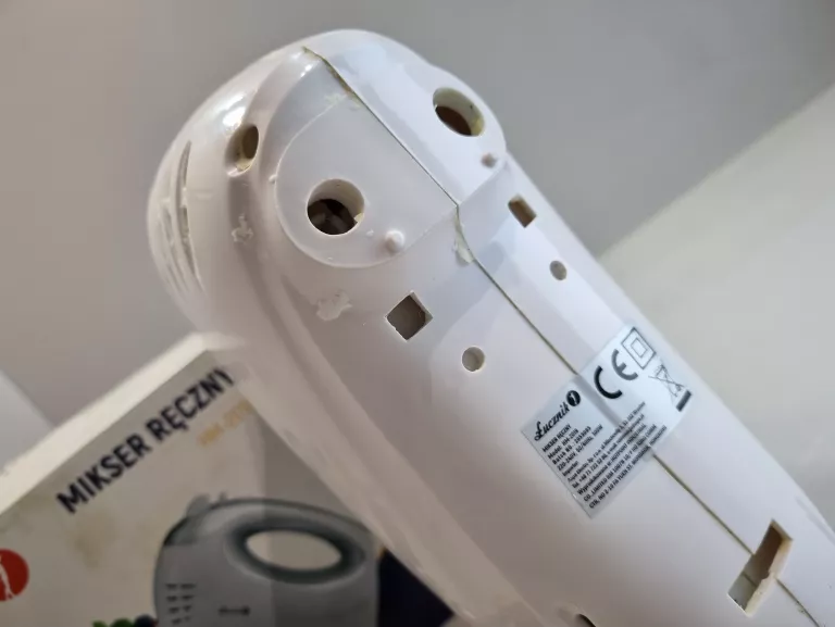 mikser-lucznik-hm-2019-kolor-dominujacy-bialy