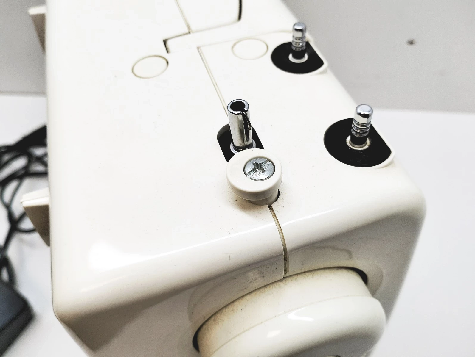 maszyna-do-szycia-elna-2110-ean-gtin-7611850701943