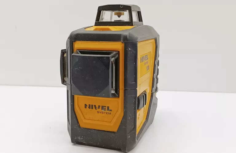LASER KRZYŻOWY NIVEL SYSTEM CL3D