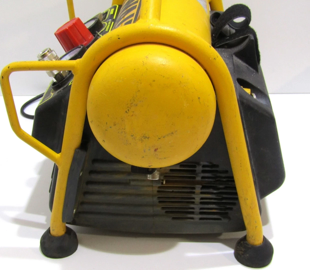 dewalt-dpc6mrc-6-litre-compressor-moc-kw-11