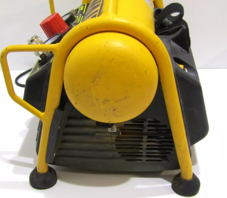 dewalt-dpc6mrc-6-litre-compressor-moc-kw-11