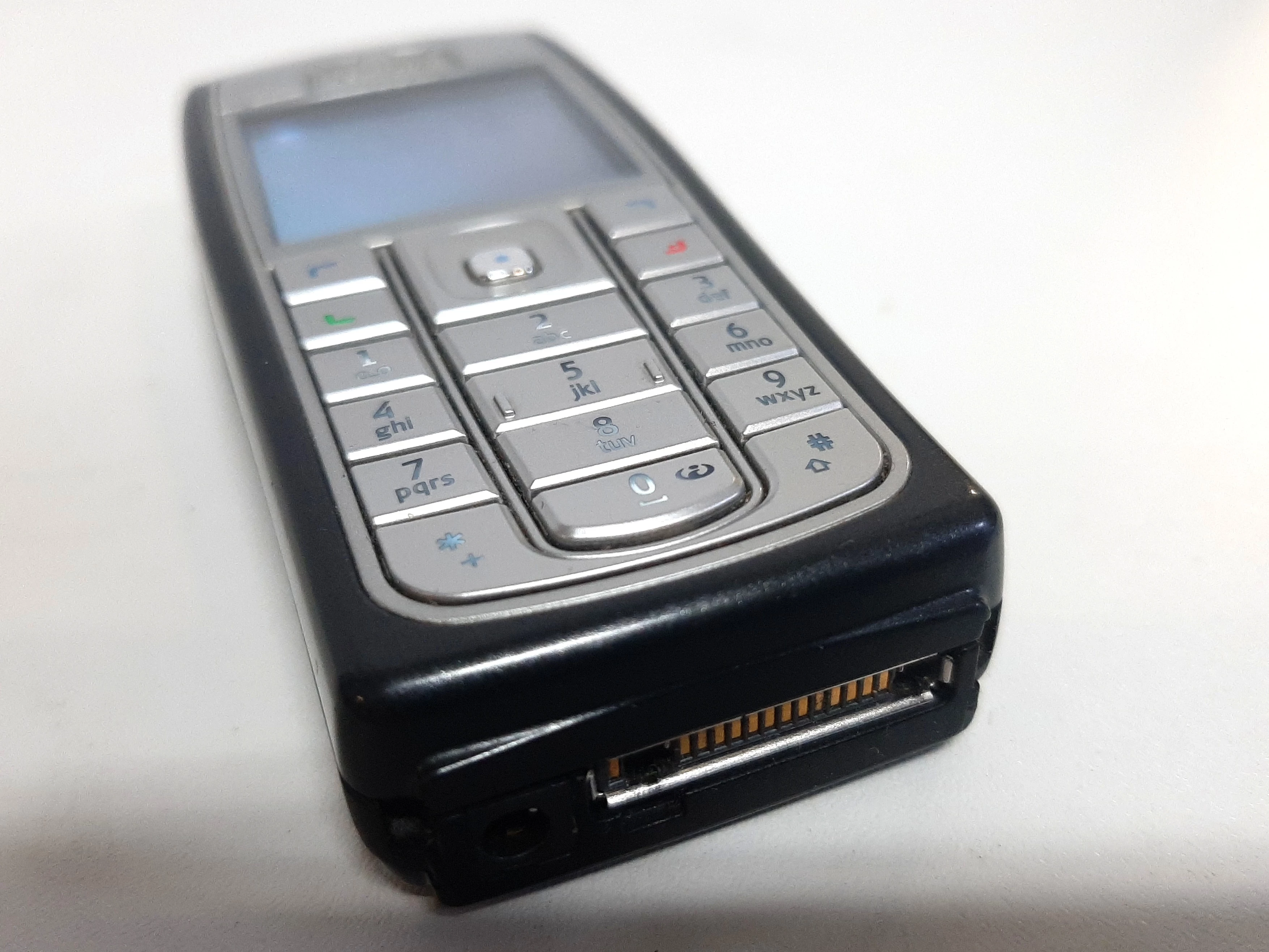 nokia-6230i-wbudowana-pamiec-32-mb