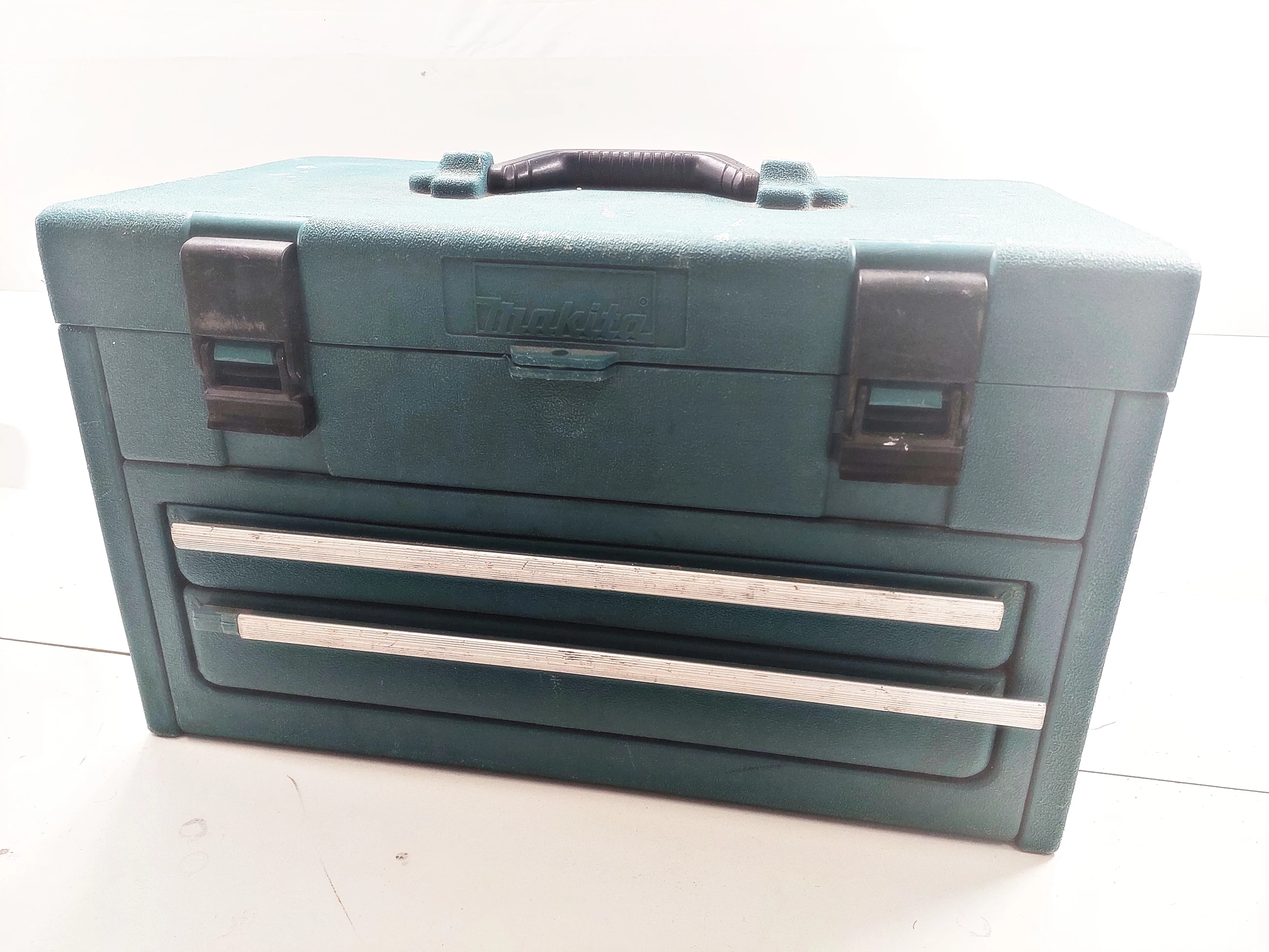 skrzynka-narzedziowa-makita-organizer-wkretarka-rodzaj-skrzynka-do-przenoszenia