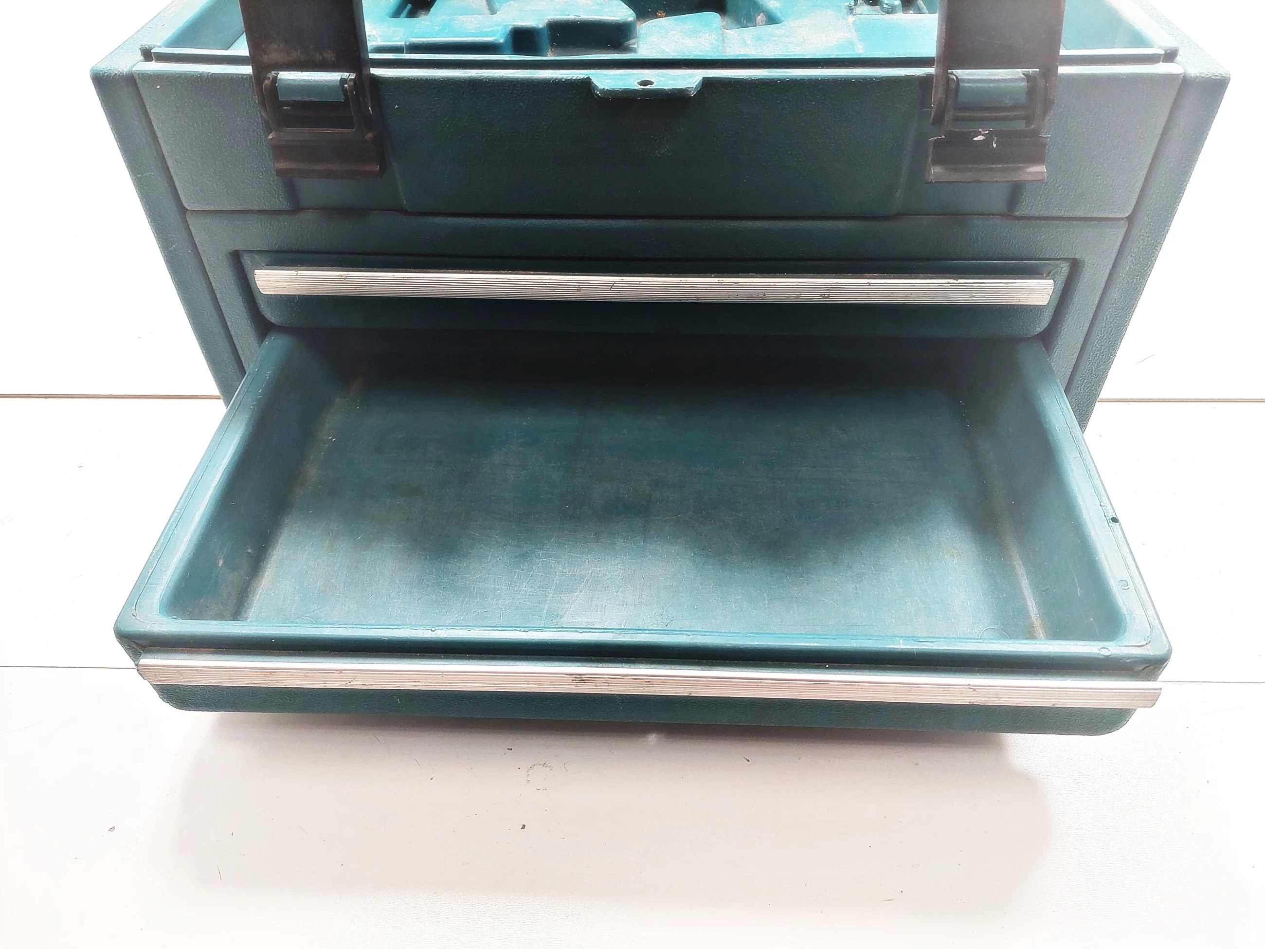 skrzynka-narzedziowa-makita-organizer-wkretarka-ean-gtin-40084701