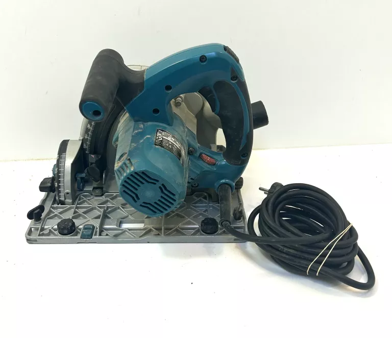 ZAGŁĘBIARKA MAKITA SP6000J