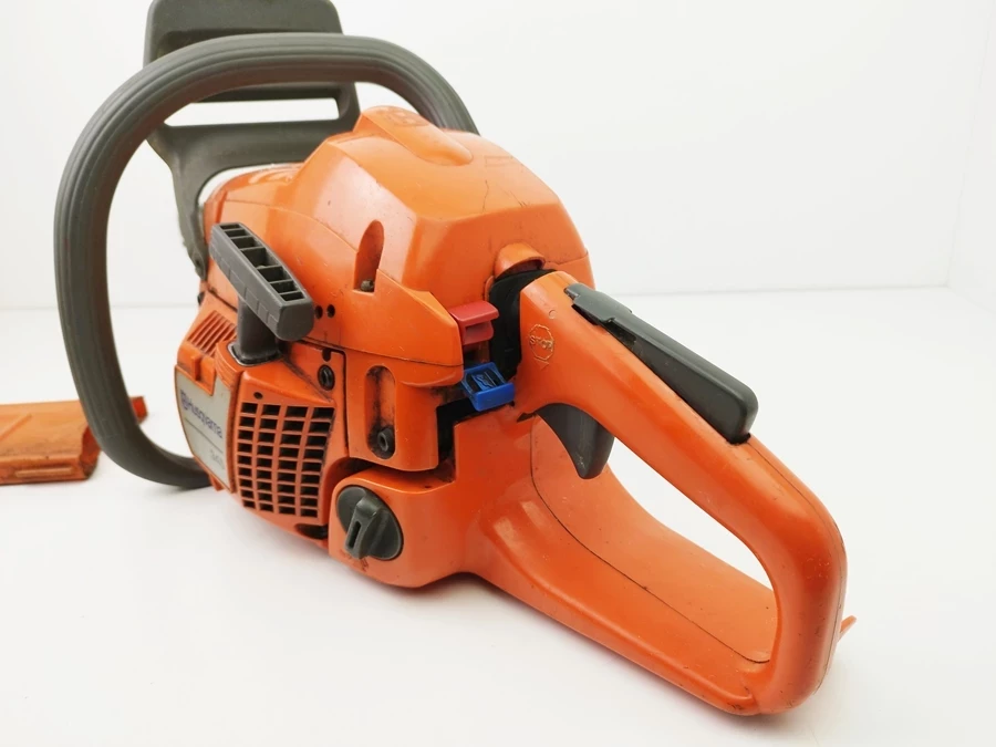 pila-spalinowa-lancuchowa-husqvarna-345-zasilanie-spalinowe