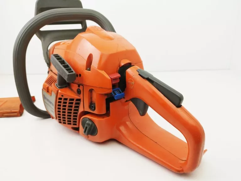 pila-spalinowa-lancuchowa-husqvarna-345-zasilanie-spalinowe