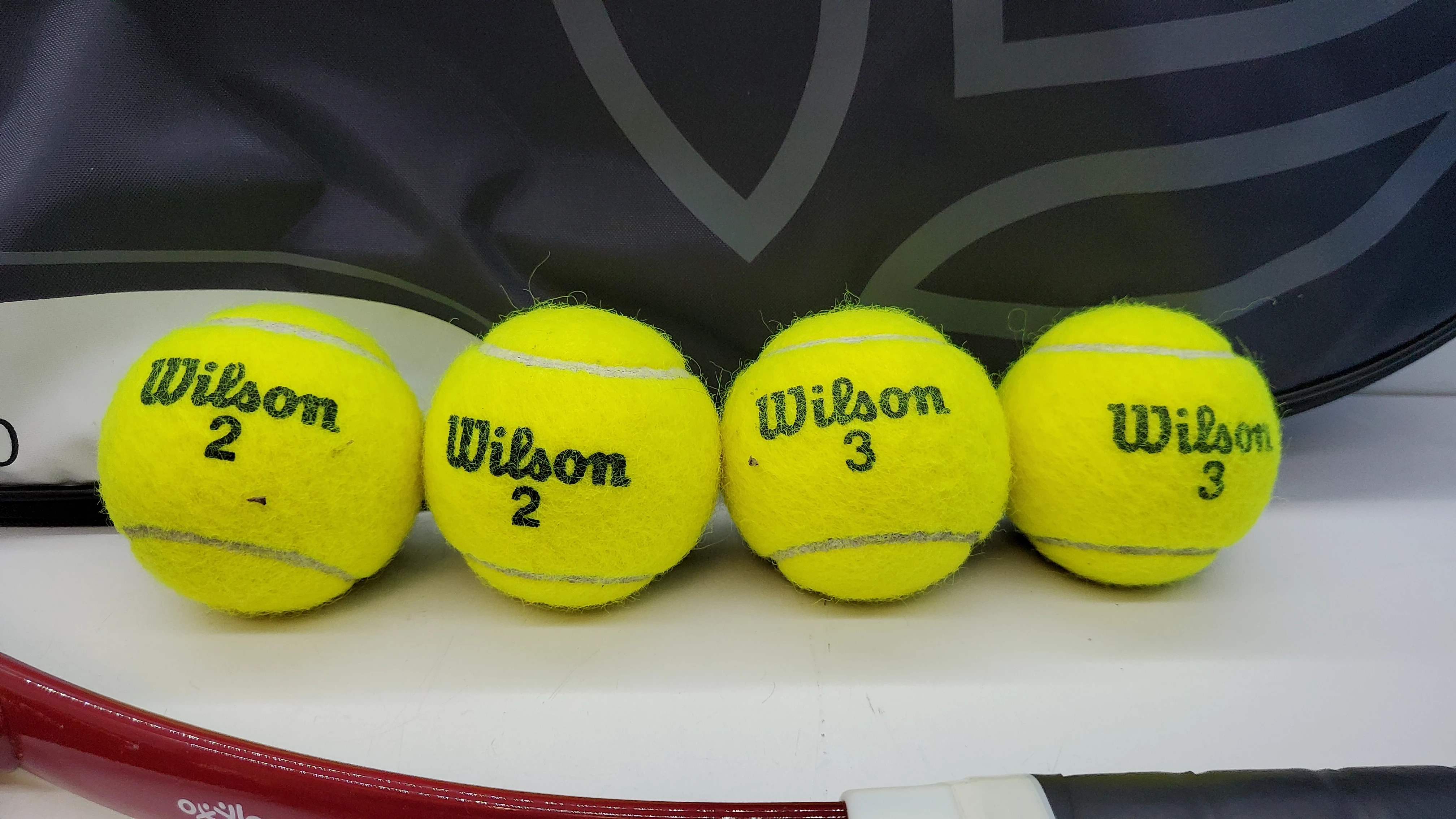 rakieta-tenisowa-artengo-700-pokrowiec-pilki-stan-uzywany