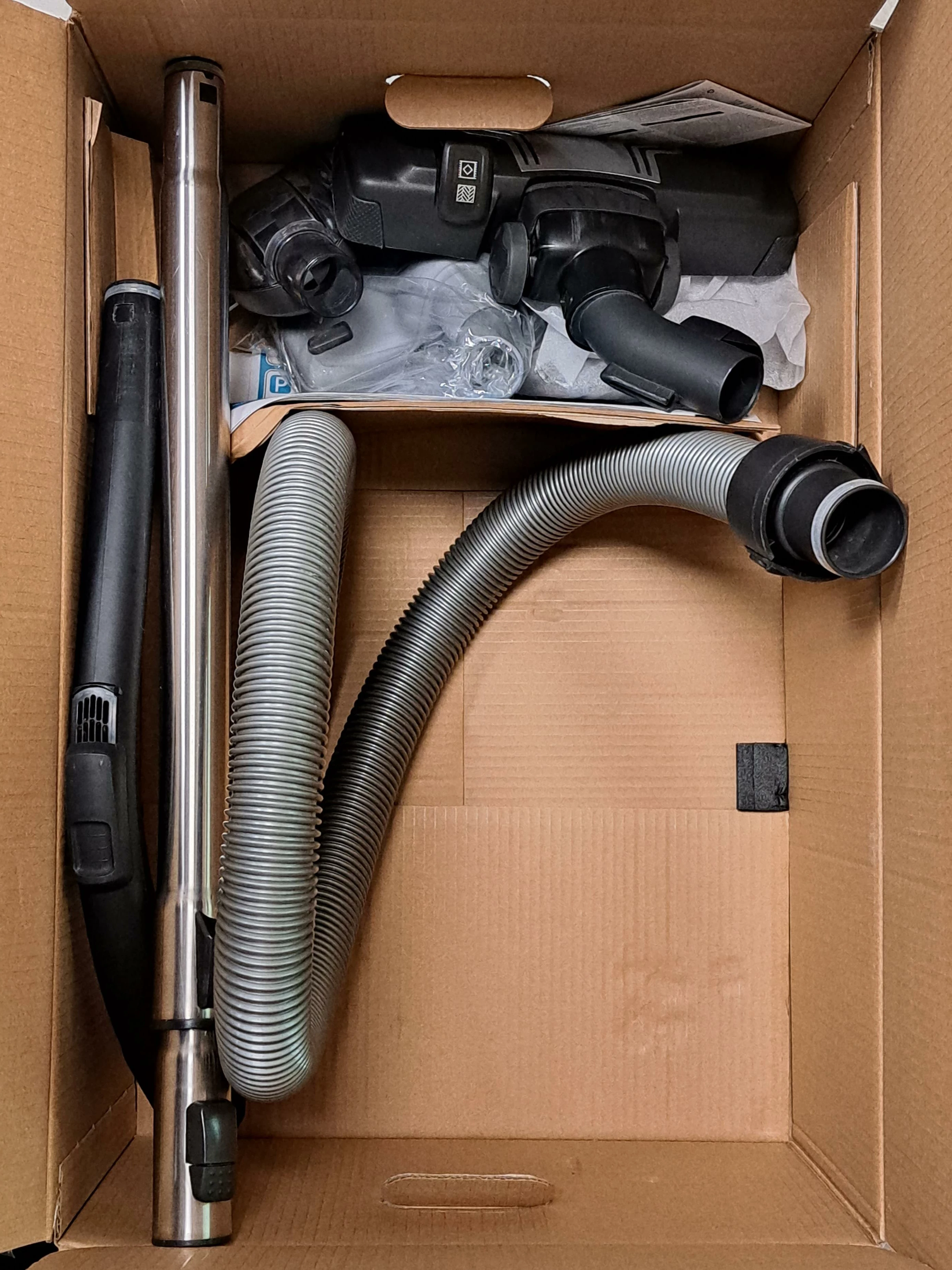 odkurzacz-elektrolux-epf6animal-moc-700