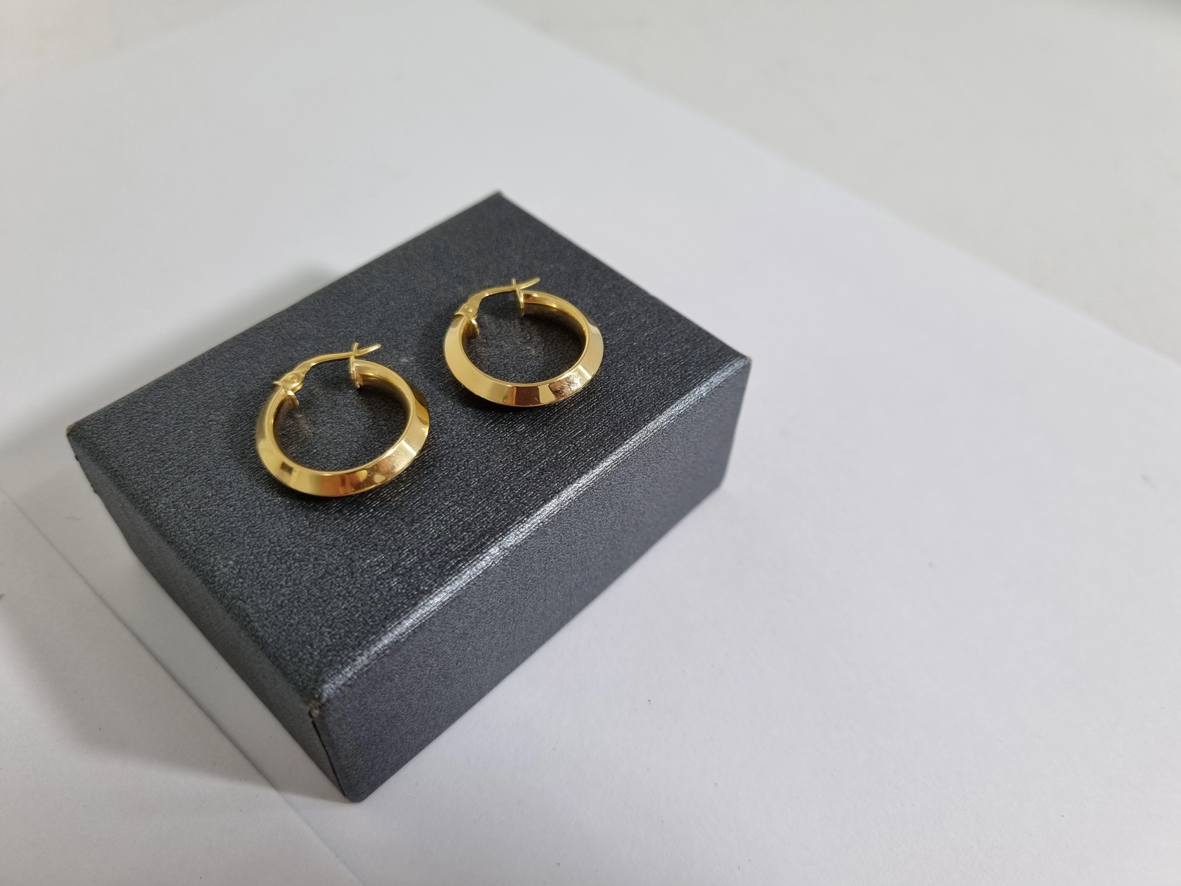 zlote-kolczyki-proba-585-stan-powystawowy