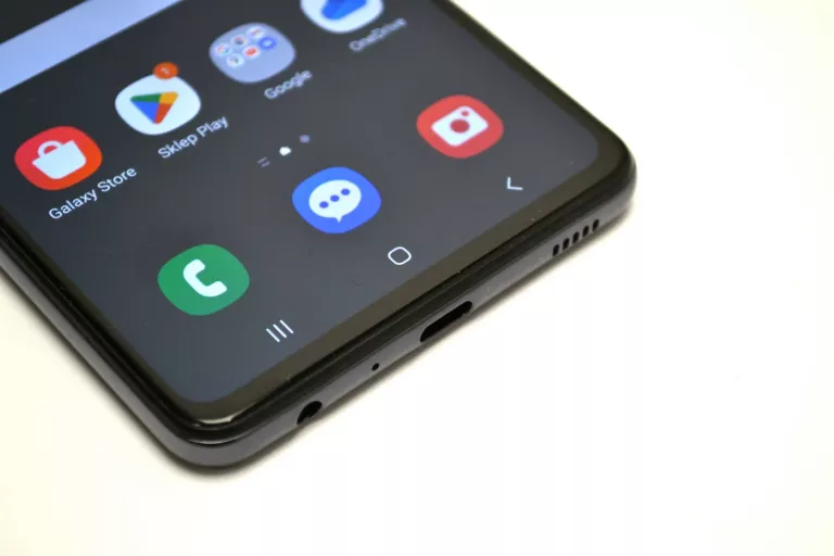 samsung-galaxy-a52-6128gb-komplet-plus-system-operacyjny-android