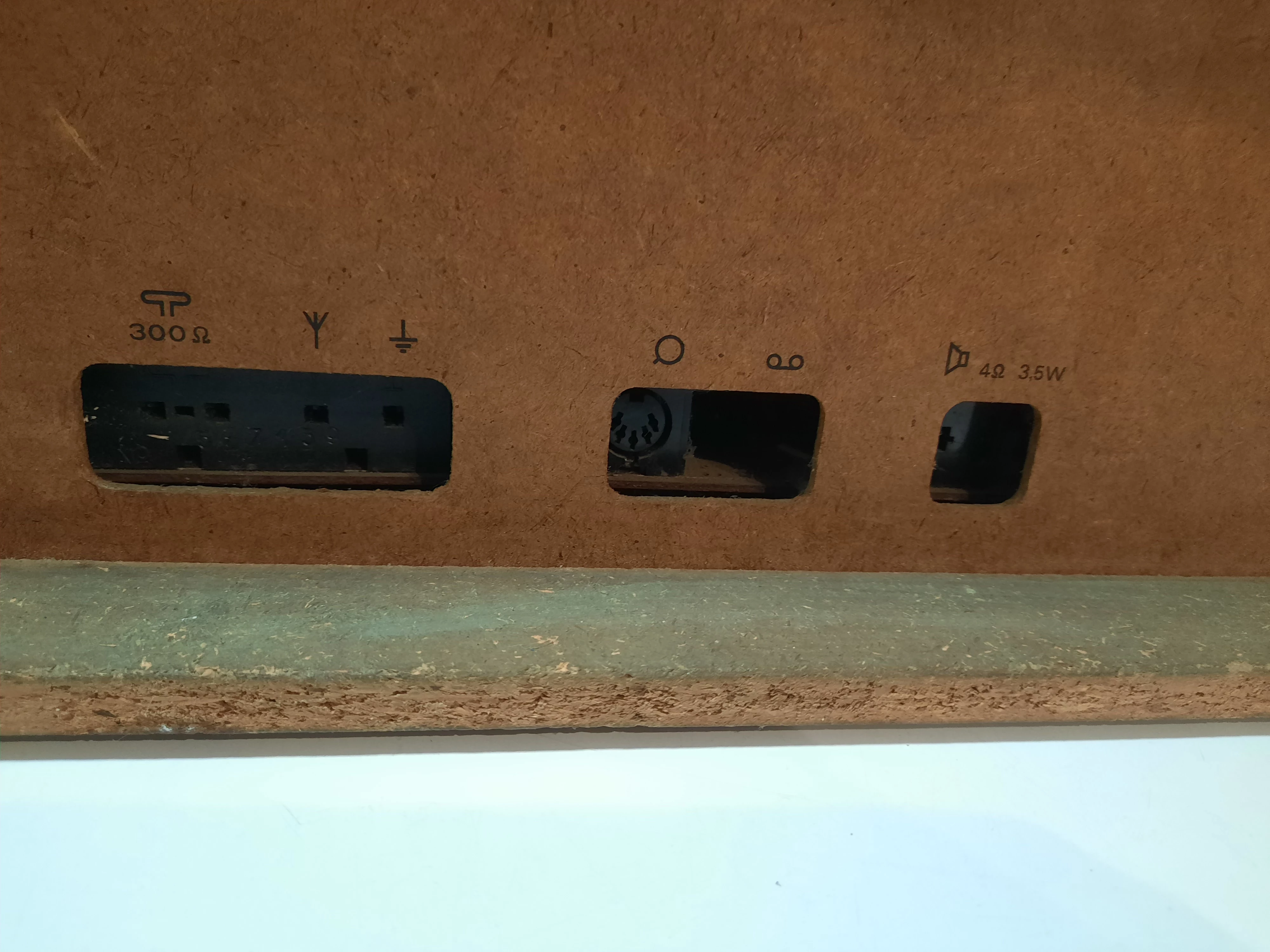 unitra-radio-taraban-3-prl-datowanie-obiekt-vintage-1945-2000